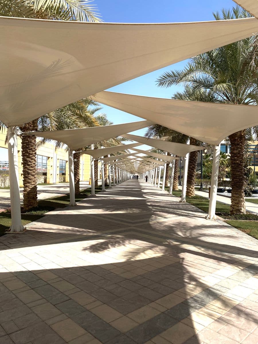 مضلات حدائق ومداخل سيارات مقاومة للعوامل الجوية